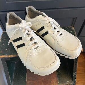 Steve Madden White  and Black Men's Sneakers
“Strapped”